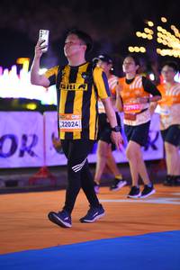 BIB: 22024, 27903
                            <button type="button" onclick="openModal(23220853)" class="btn btn-primary btn-sm float-right btn-popup" data-toggle="modal" data-target=".modal-high-quality">
                        <i class="fas fa-shopping-cart"></i> Add to Cart
                    </button>
                                            <button type="button" onclick="isThisMe(23220853, true)" class="btn btn-success btn-sm float-right btn-popup btn-isme hidden" data-toggle="tooltip" data-placement="bottom" title="นี่คือรูปของคุณใช่ไหม คลิกที่นี่เพื่อเอาเข้าอัลบั้ม">
                        <i class="fas fa-plus"></i> Add to album
                    </button>
                    <button type="button" onclick="isThisMe(23220853, false)" class="btn btn-warning btn-sm float-right btn-popup btn-isnotme hidden">
                        <i class="fas fa-ban"></i> Remove from album
                    </button>